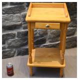 *Petit meuble en bois
