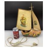 Lampe vintage, voilier avec sabot de bois