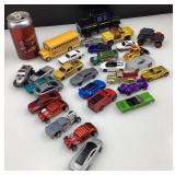Lot de petites voitures, dont Hot Wheels, Tonka,