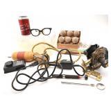 Lot de quincaillerie / d'outils, dont poulie