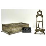 Chevalet en laiton et cache-boï¿½te de mouchoirs,