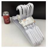 20 ceintres en plastique, neufs