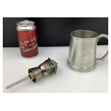 Ancienne chope en ï¿½tain et bouchon verseur