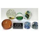 6 presse-papiers en verre soufflï¿½