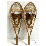 Raquettes vintage, en bois et babiche, avec