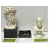 2 sculptures en albï¿½tre, dont signï¿½e A. Santini,