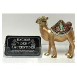 Coffre dromadaire, en laiton, peint main