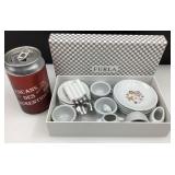 Petit ensemble de vaisselle en porcelaine,