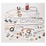 Lot de bijoux, dont Meta design, Caron, Rivest,