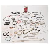 Lot de bijoux, dont Guess et Bizou