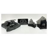 3 sculptures sur granit, dont 1 Lauralco par