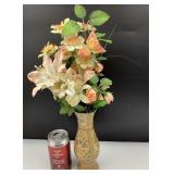 Vase en porcelaine style Satsuma, avec fleurs