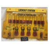 Station de cadenassage, avec 10 cadenas et