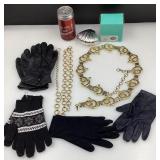 2 ceintures vintage, 4 paires de gants, dont