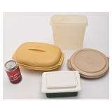 3 plats Tupperware et 1 Eagle