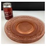 3 assiettes en verre rose