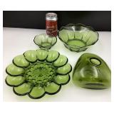 4 pièces vert avocat, dont ensemble chip and dip