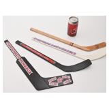 4 mini btons de hockey