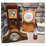 2 horloges murales et 2 cadrans de table