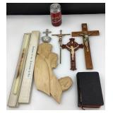 Lot religieux, dont sculpture d'André Pelletier