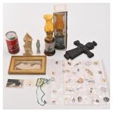 Lot d'articles religieux, dont médailles