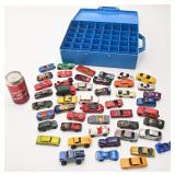Valise avec petites voitures, dont Hot Wheels