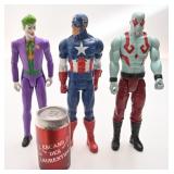 3 figurines de super-héros