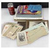 Lot d'antiquités éphémères, dont timbres et