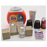 Lot de produits domestiques, dont Tide pods,