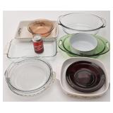 Lot de plats de cuisson, dont Pyrex et