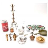 Lot de petits objets en métal, dont en fonte