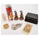 Lot religieux, dont bénitier et statuettes