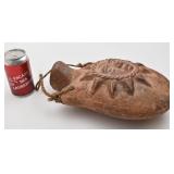 Cruche murale, en grès