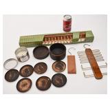 Supports à cravates et à ceintures, dont Germany,