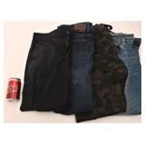 Lot de pantalons, grandeur 34-36, dont Duckers