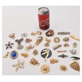 Lot de broches, dont Michele Lynn