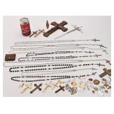 Gros lot religieux, dont crucifix et chapelets