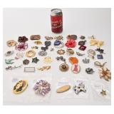 Lot de broches, dont Coro, West Germany,