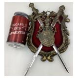 *Blason décoratif avec 2 épées croisées
