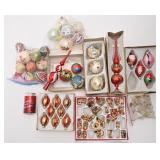 Lot d'ornements de Noï¿½l, dont en verre