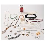 Lot d'anciens bijoux, dont Sherman, Coro,