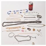 Lot de bijoux mode, dont Lia Sophia,