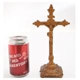 Ancien crucufix, sur pied, USA, en mï¿½tal non