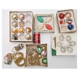 Lot de boules de Noï¿½l, dont en verre