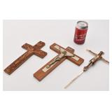 3 crucifix, dont en bois