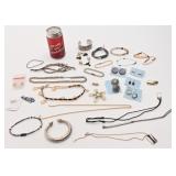 Lot de bijoux de fantaisie, dont pendentif 18 KGF