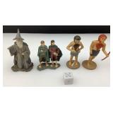 2 figurines K&M Neandertal cave mans et