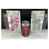 2 vases dans cages avec miroir,