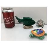 3 bibelots, dont poisson en pierre