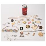 Lot de bijoux vintage, dont Wedgwood sterling,